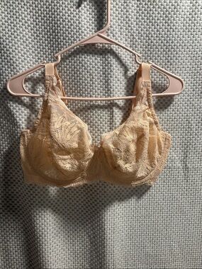 Felina Lace Underwire Bra in Soft Peach